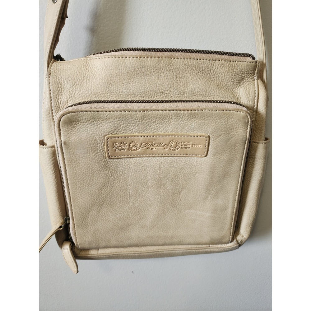 Fossil Handbag Cream Beige Pebbled Leather Crossbody Bag Organizer Key Charm